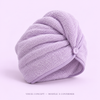 Visuel concept — Serviette pour cheveux DEENII ; modèle fournisseur à confirmer.
